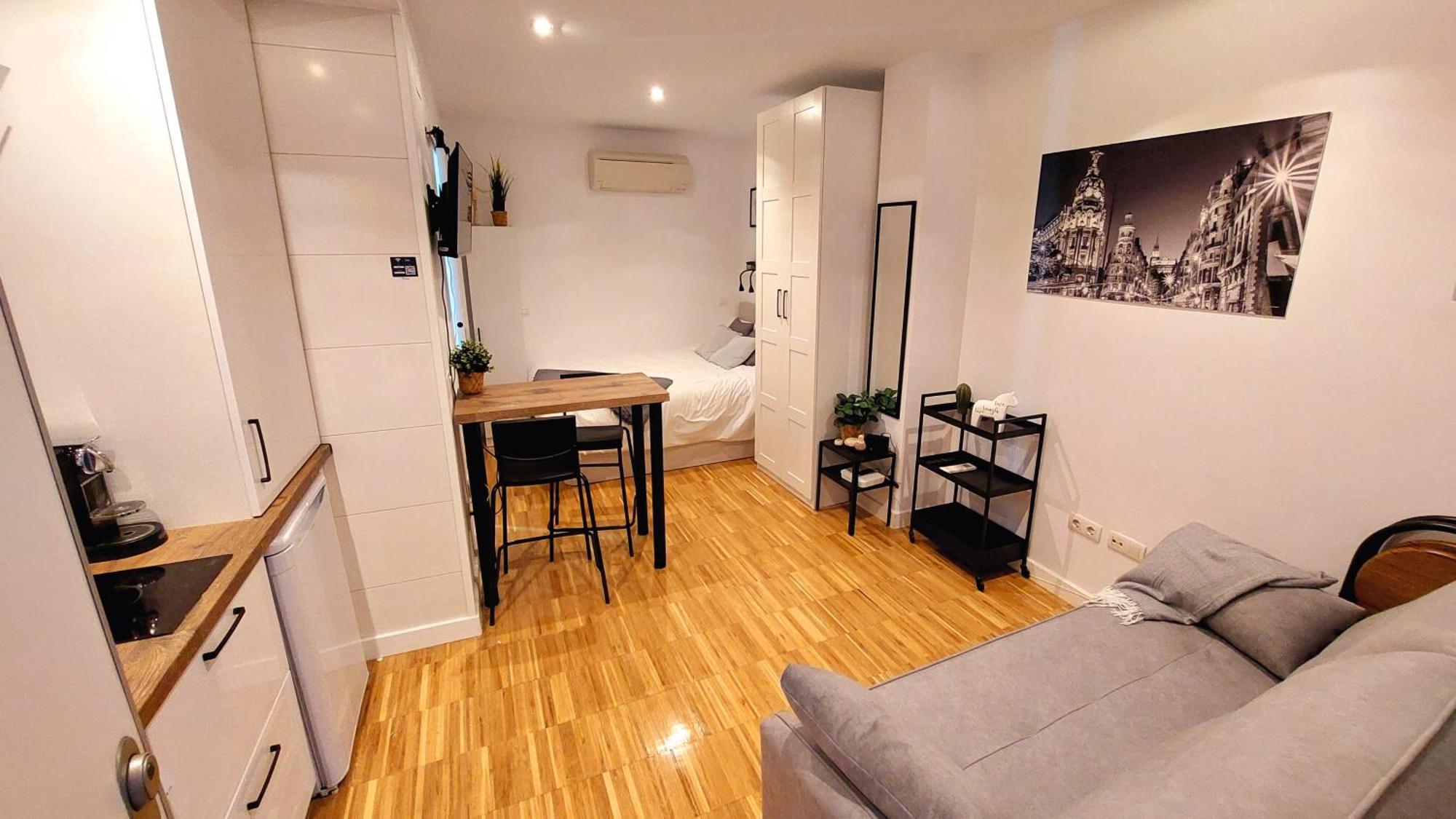 Acogedor Estudio En Delicias By Bebalmy Apartment Madrid Luaran gambar
